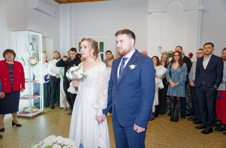 Молодая пара из Кузбасса попробовала вкус ночной женитьбы. Фото - АПК.