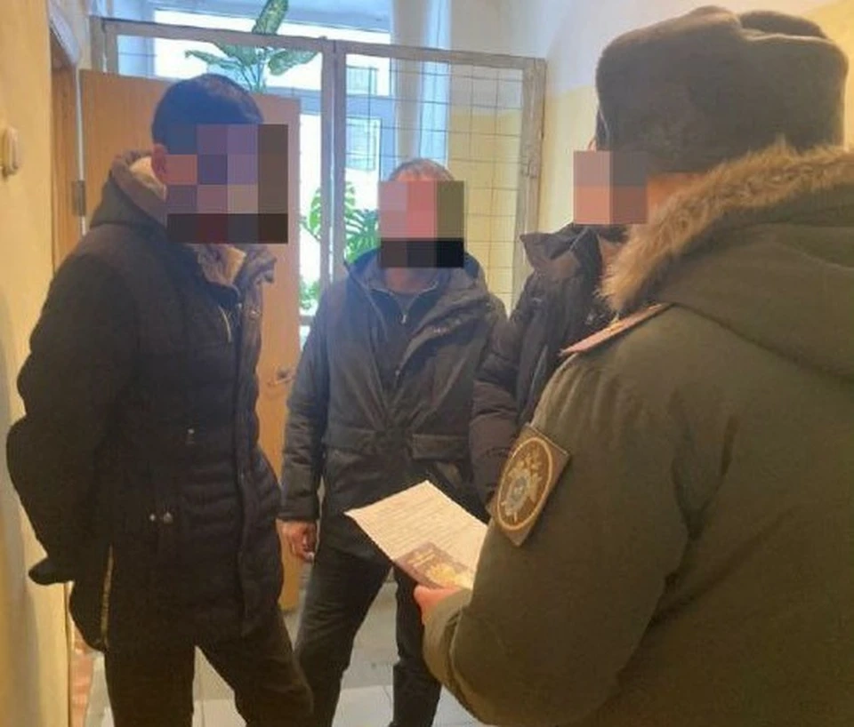 Девять мужчин получили российские паспорта, но не встали на воинский учет