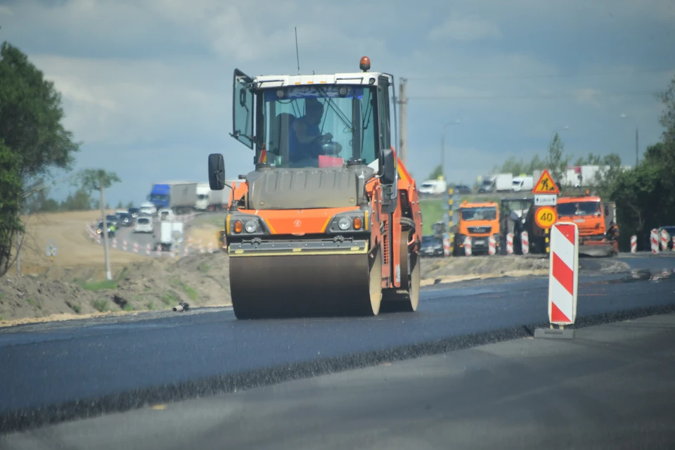 Мэрия Новосибирска заключила 14 контрактов на ремонт дорог в рамках БКДю