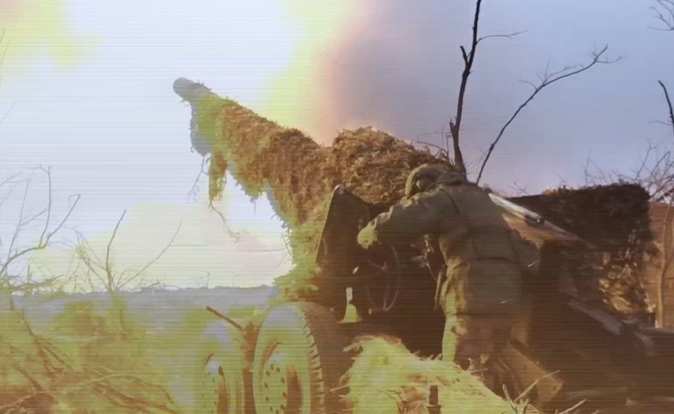 Артиллеристы ВС РФ уничтожают бронетехнику и позиции врага в Запорожской области