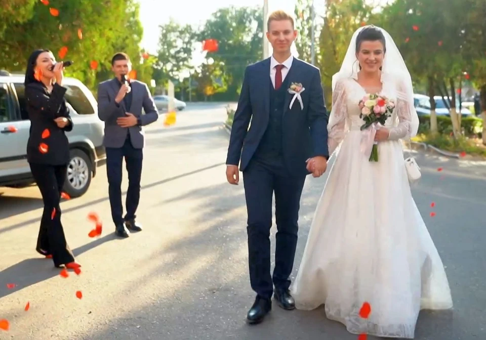 Волгоградская пара не смогла выиграть главный приз на свадебном шоу. Фото - скрин передачи "Четыре свадьбы"