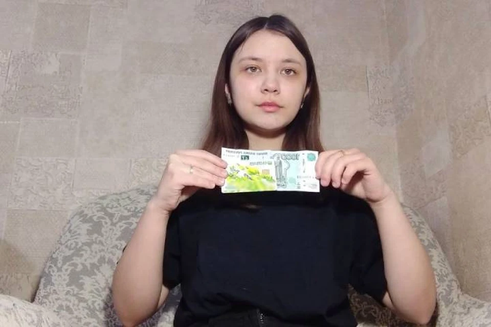 Ирина из Читы в течение года оплачивала13-летней дочери Ани пятерки.