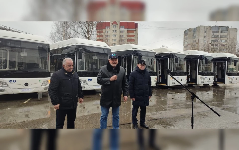 В Коми прибыли современные автобусы с кондиционерами и USB-розетками. Фото: администрация Сыктывкара.