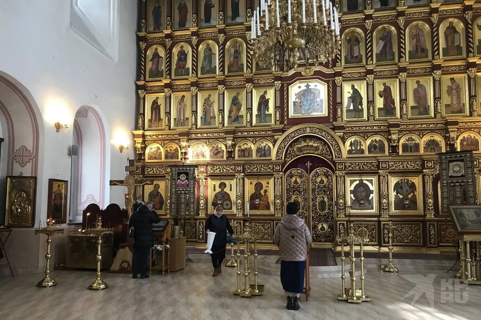 Мироточивая икона Божией Матери «Нечаянная радость» находится в Спасо-Преображенском соборе Рязанского кремля.