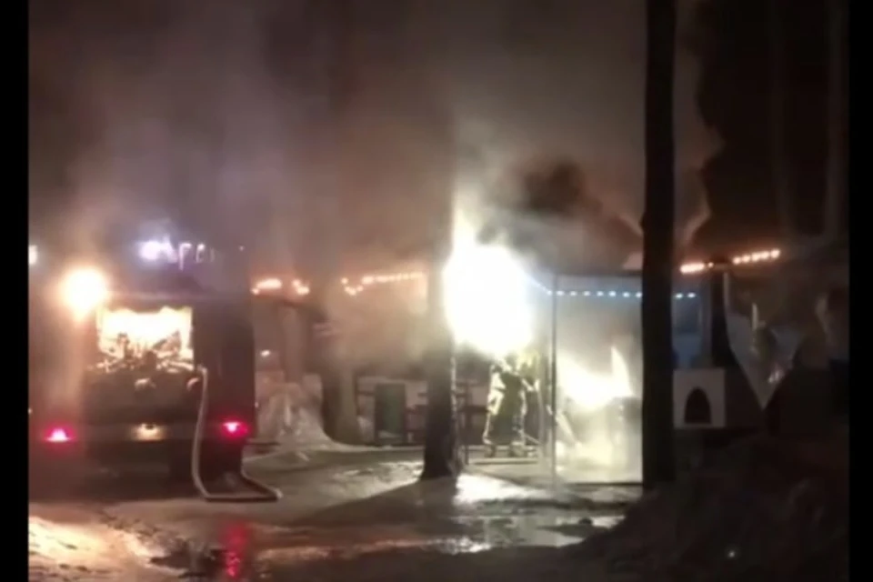 При пожаре никто не пострадал. Фото: скриншот видео https://t.me/izhevskgdegaistoyat