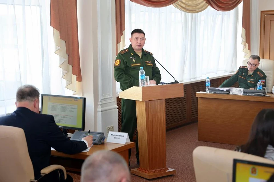 Областной военком Юрий Гусаров. Фото регионального Правительства