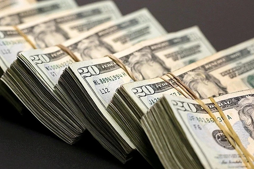 Центробанк России сократит продажи валюты на рынке до 600 млн рублей в день