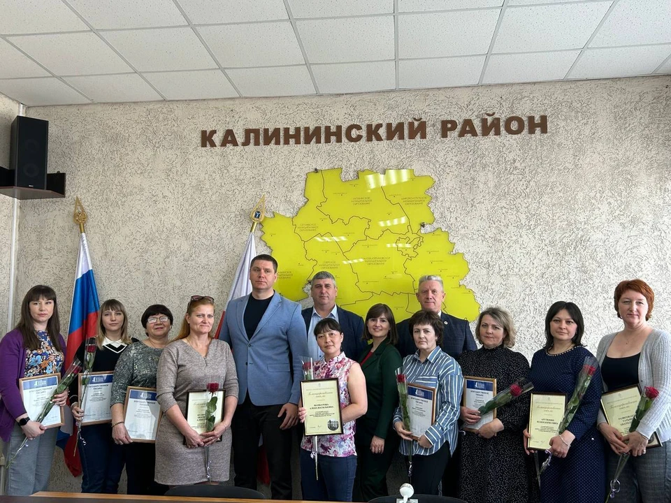 Мария Усова и Алексей Кольцов наградили лучших партийных активистов в Саратовской области
