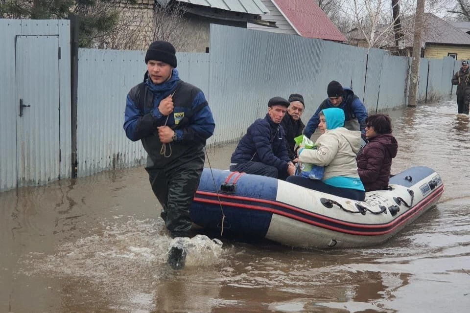 Вода зашла на территорию 818 приусадебных участков, подтоплены 352 домовладения.