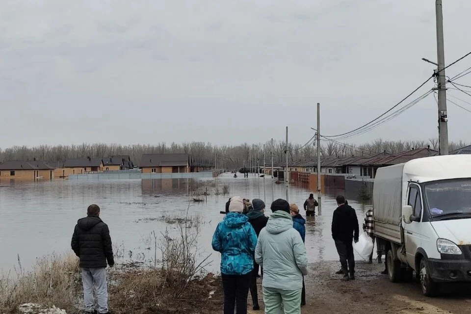 МЧС: Из-за паводка в Орске эвакуированы 1121 человека, включая 331 ребенка
