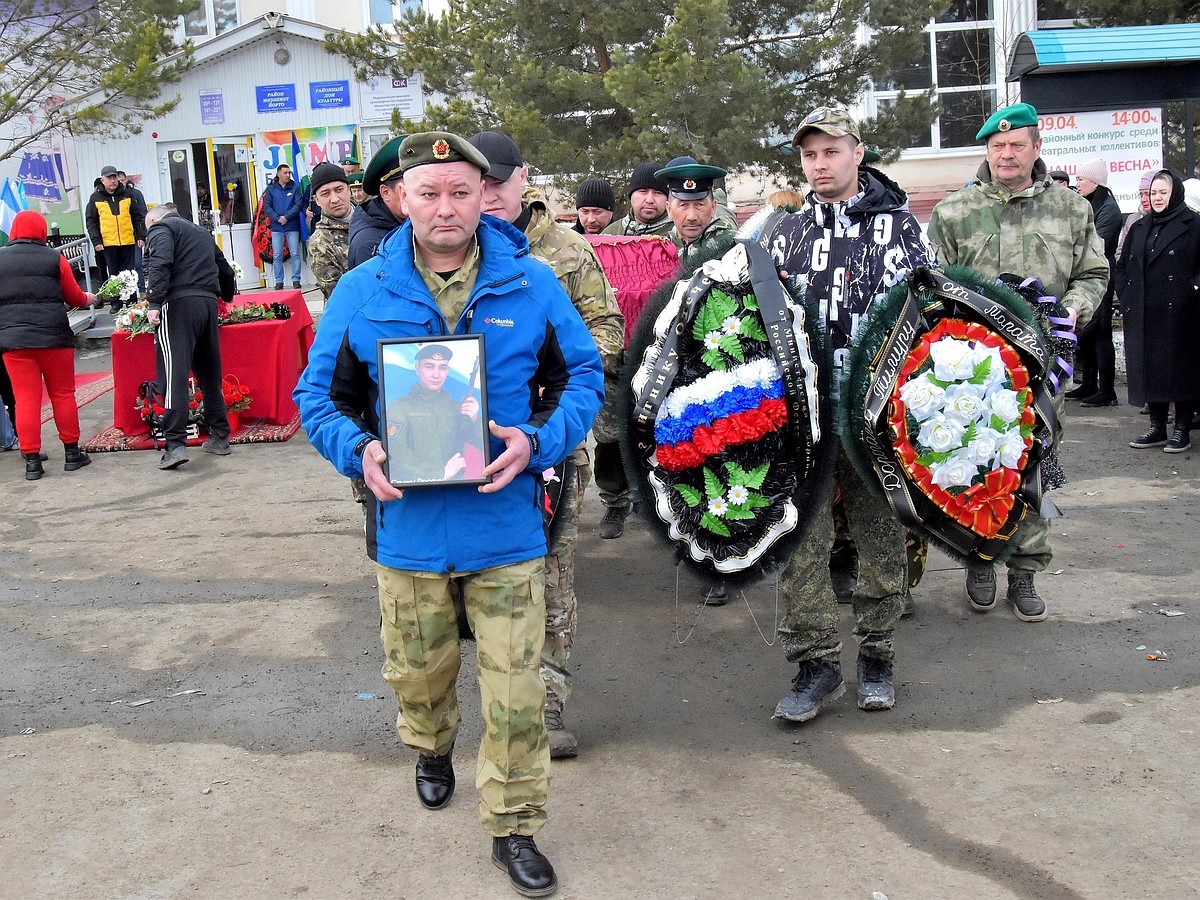 В Башкирии простились с погибшим на СВО 24-летним Тимуром Гайбадуллиным -  KP.RU