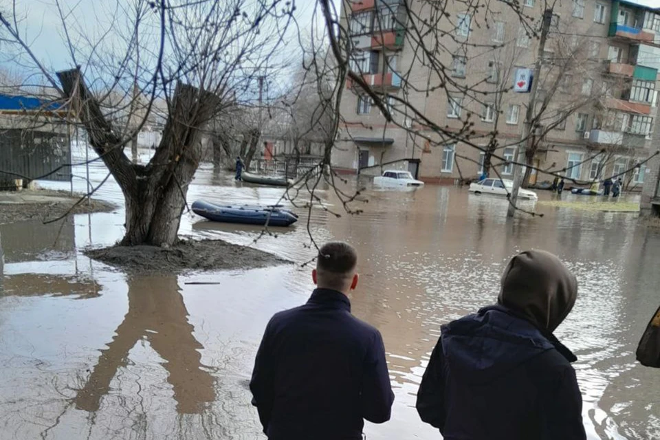 В Орске продолжаются подтопления.