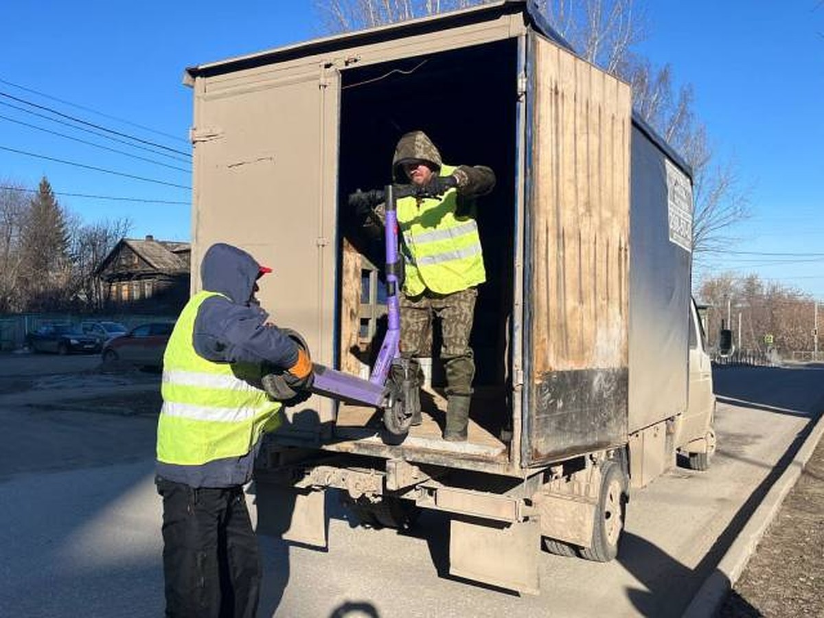 В Перми за три дня вывезли более 500 незаконно установленных самокатов -  KP.RU