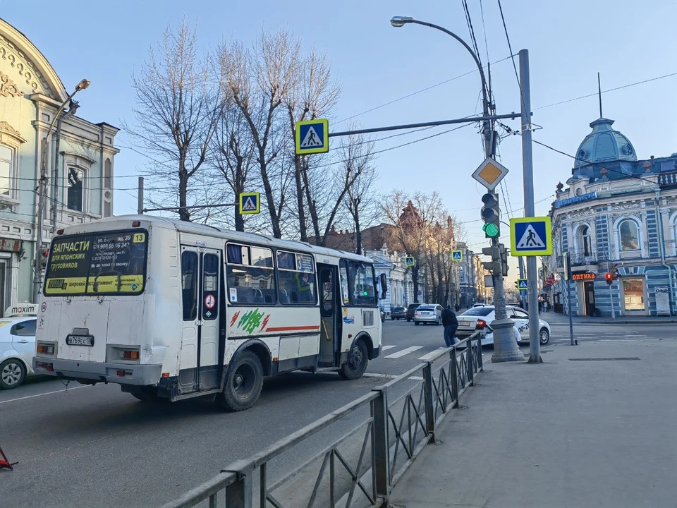 ДТП с автобусом случилось в Иркутске на улице Карла Маркса