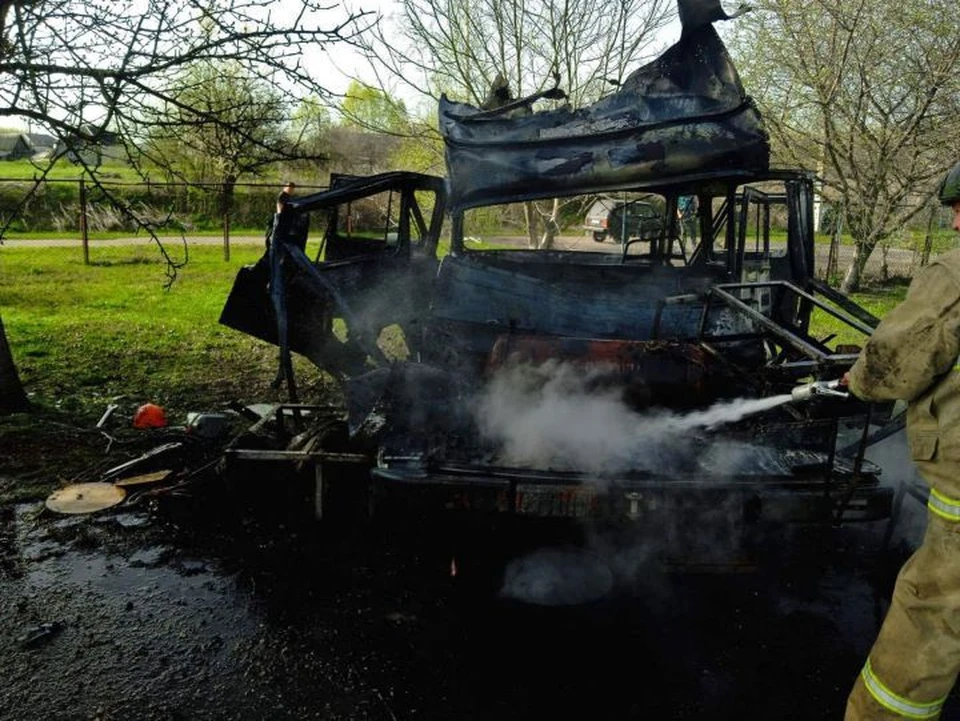 В другом населенном пункте Курской области в результате атаки дрона в этот же день сгорела машина газовой службы