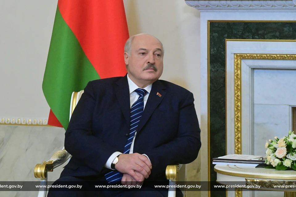 Лукашенко сказал, что отрицательно относится к идее мобилизации женщин в армию. Фото: president.gov.by