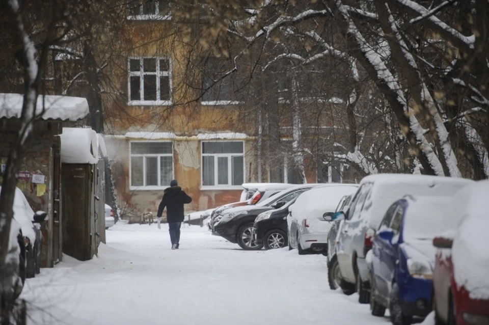 Воркутинец напал на соседа с битой после «неправильной» парковки.