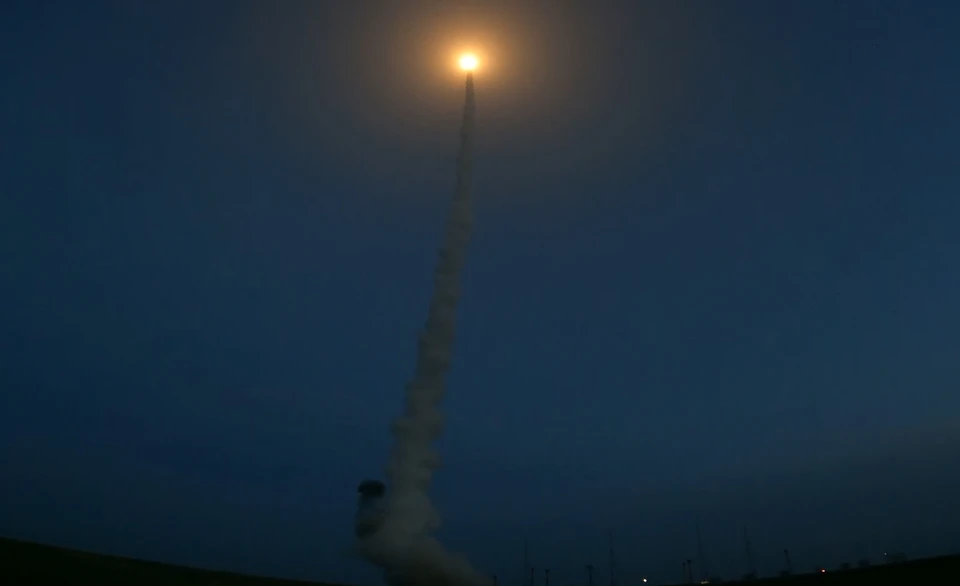 В небе наследила баллистическая ракета. Фото: кадр с видео Минобороны.