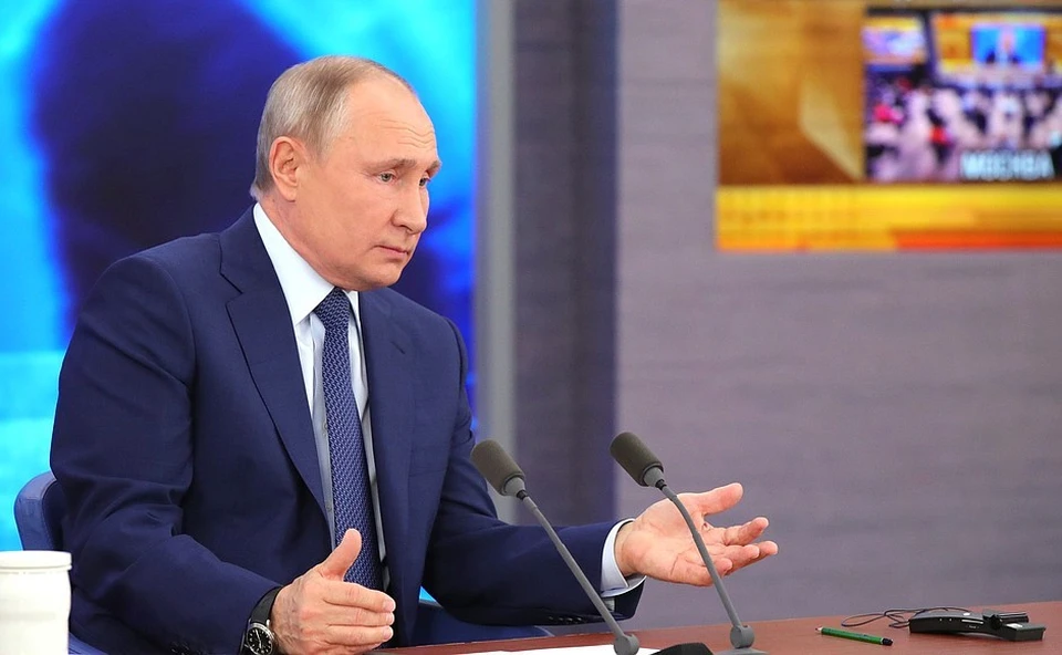 Владимир Путин проведет встречу с главой Волгоградской области в формате ВКС. Фото: Кремль.