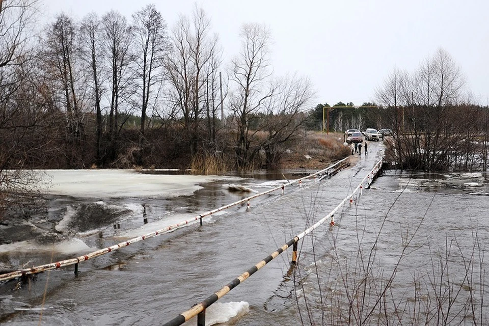 Рухнул мост через реку Сутырь в Хабаровском крае