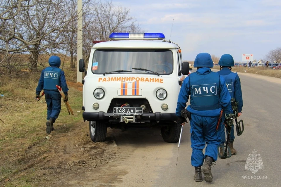 За сутки саперы 19 раз выезжали для обследования местности на наличие взрывоопасных предметов. Фото: МЧС России