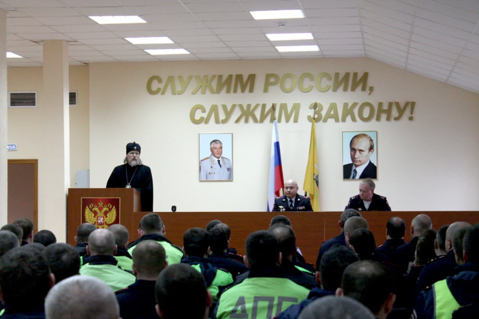 Инструктаж сотрудникам ДПС в Рязани провел митрополит Марк.