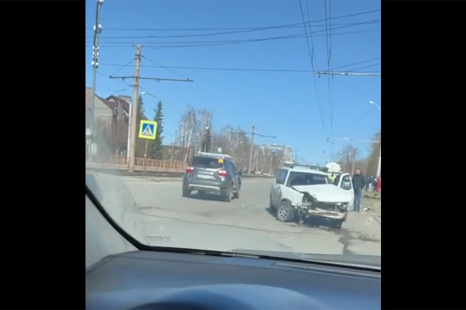 ДТП на Малахова в Барнауле. Скриншот видео со страницы vk.com/incident22