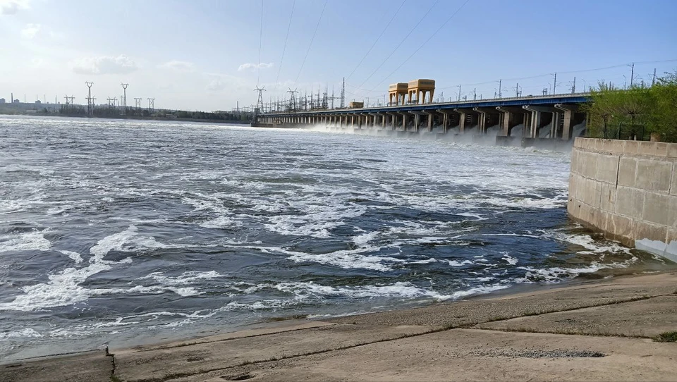 Волжская ГЭС начнет весенний сброс воды в условиях маловодья