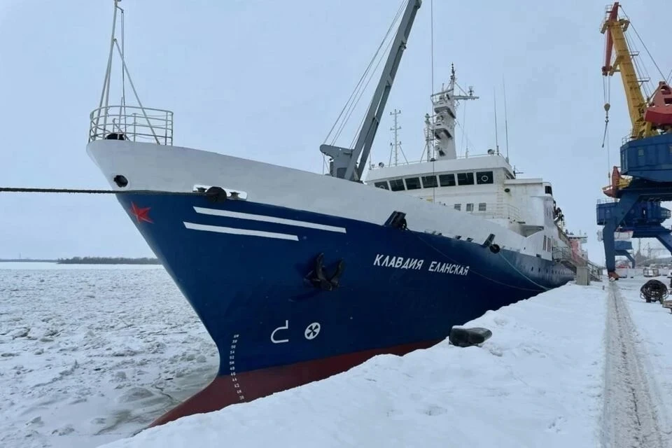 Из-за плохой погоды изменилось расписание движения теплохода «Клавдия Еланская», который курсирует из Мурманска в ЗАТО Островной и обратно. Фото: Правительство Мурманской области