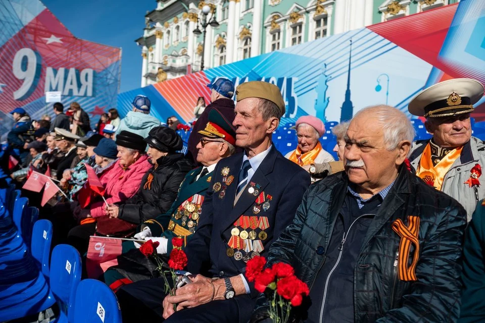 В Новосибирской области 127 ветеранов получили выплаты ко Дню Победы.