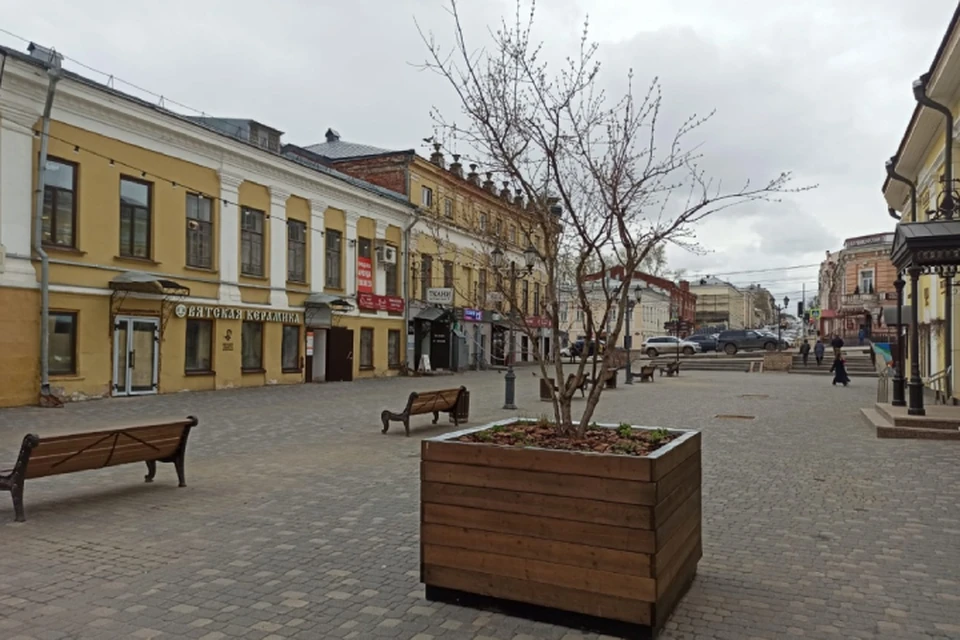 В текущем году на улицах Кирова появятся 100 таких контейнеров. Фото: киров.рф