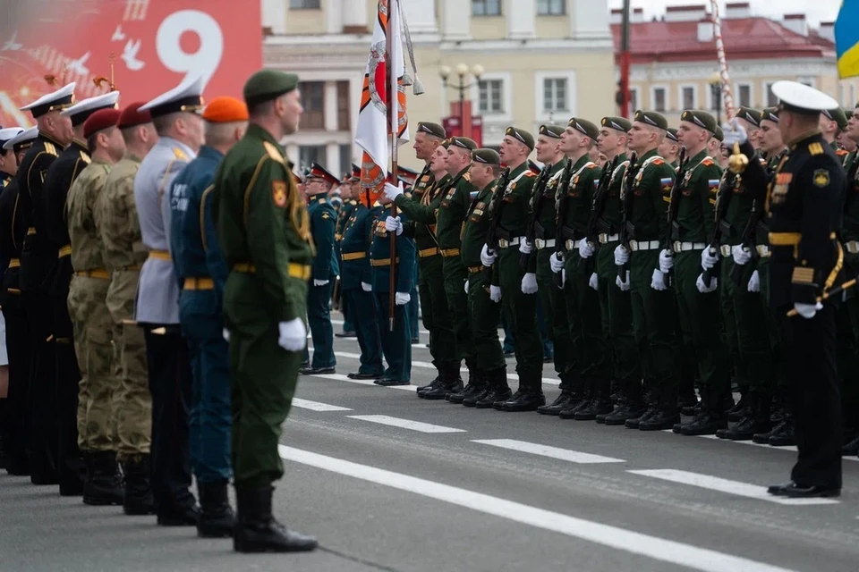 Движение в центре Петербурга будет закрыто 9 мая до 12:30 из-за парада Победы.