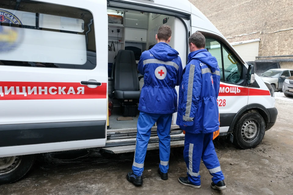 Трех женщин отправили в больницу после ЧП в Петроградском районе.