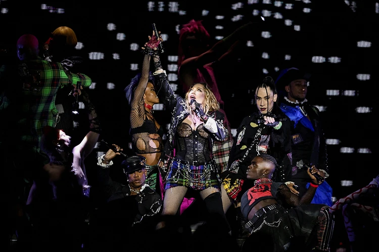 65-летняя Мадонна собрала 1,6 млн зрителей на своем концерте: возможно, это самое масштабное шоу в истории