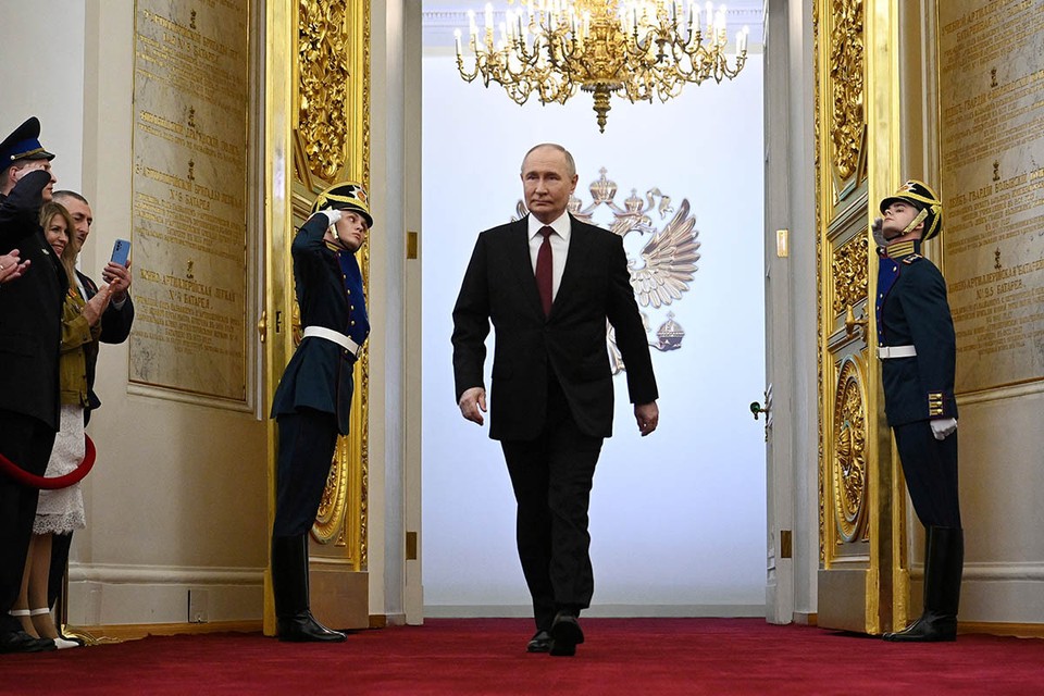 Новая конституция и молитвы за Россию: семь главных отличий нынешней инаугурации президента Владимира Путина от предыдущих
