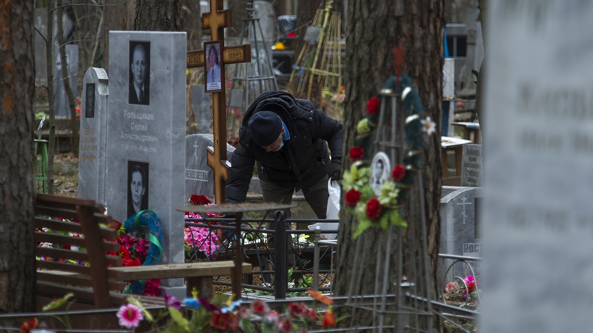 Нижегородцам рассказали, почему нельзя ходить на кладбище в первое  воскресенье после Пасхи - KP.RU