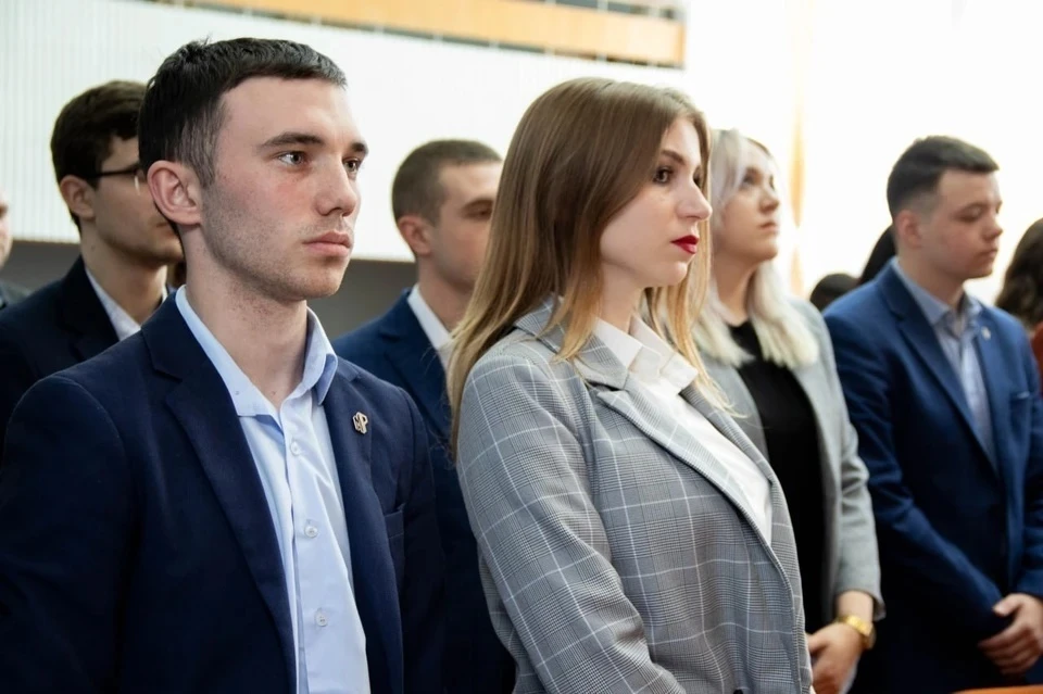 Молодые парламентарии активно участвуют в развитии Республики, выдвигая новые законодательные инициативы. Фото: ТГ/Бидевка