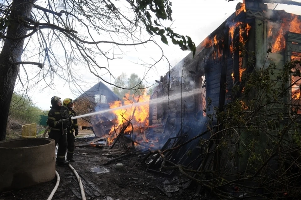 Пожар в гаражном кооперативе Комсомольска тушили несколько часов