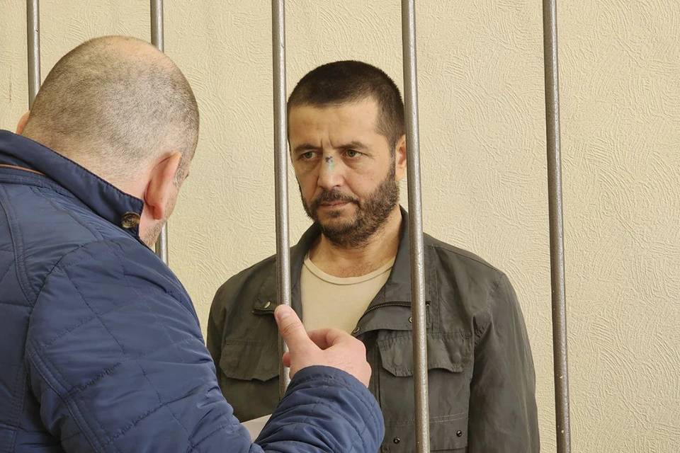 Водителя обвинили в том, что он прописал земляков в своей квартире. Фото: пресс-служба судов Петербурга.