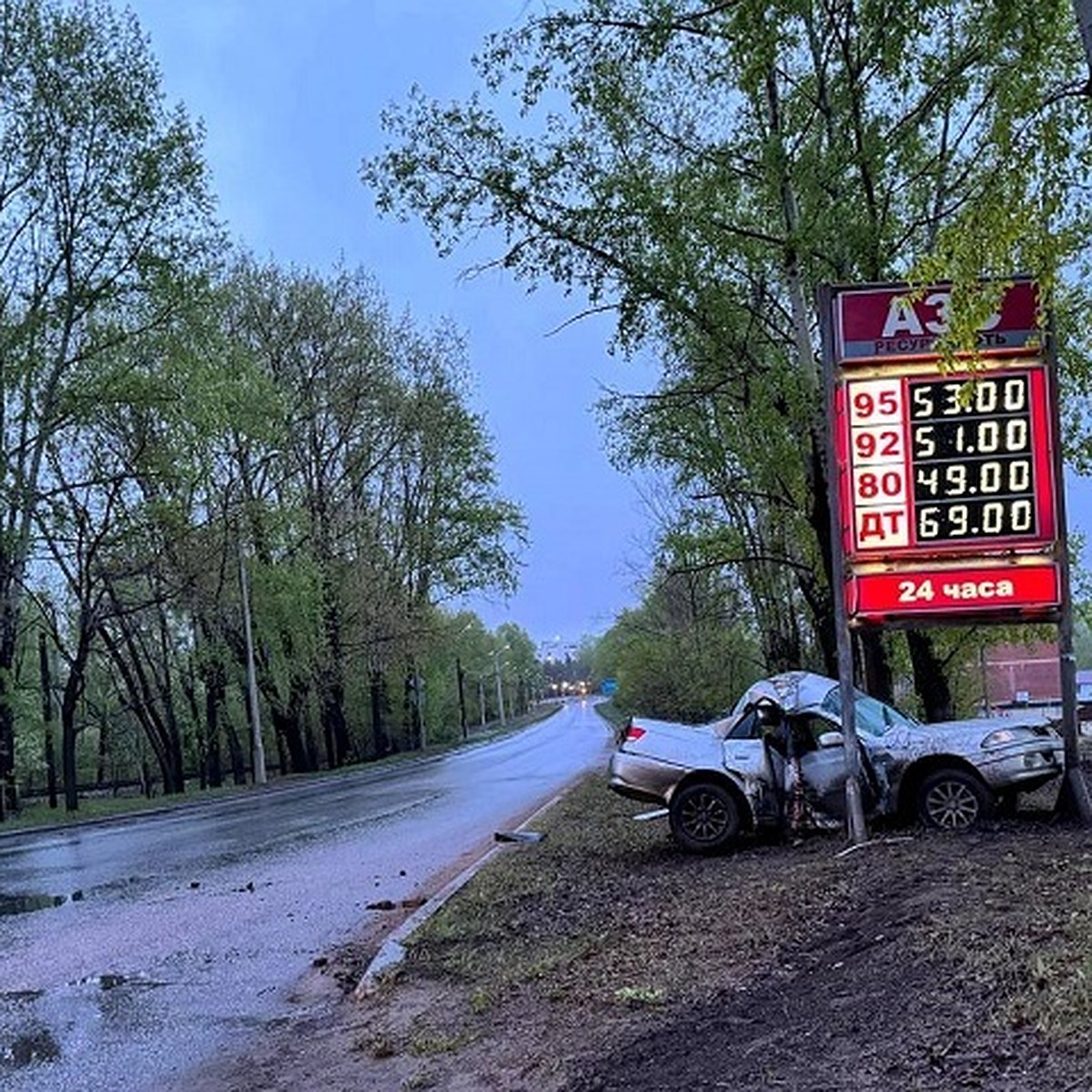 Никто не верил, что они могли выжить: врачи спасают водителя и пассажира,  разбившихся в страшной аварии в Хабаровске - KP.RU