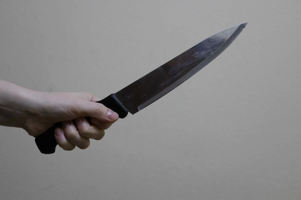 В магазине Алексина 35-летний мужчина напал с ножом на покупателя