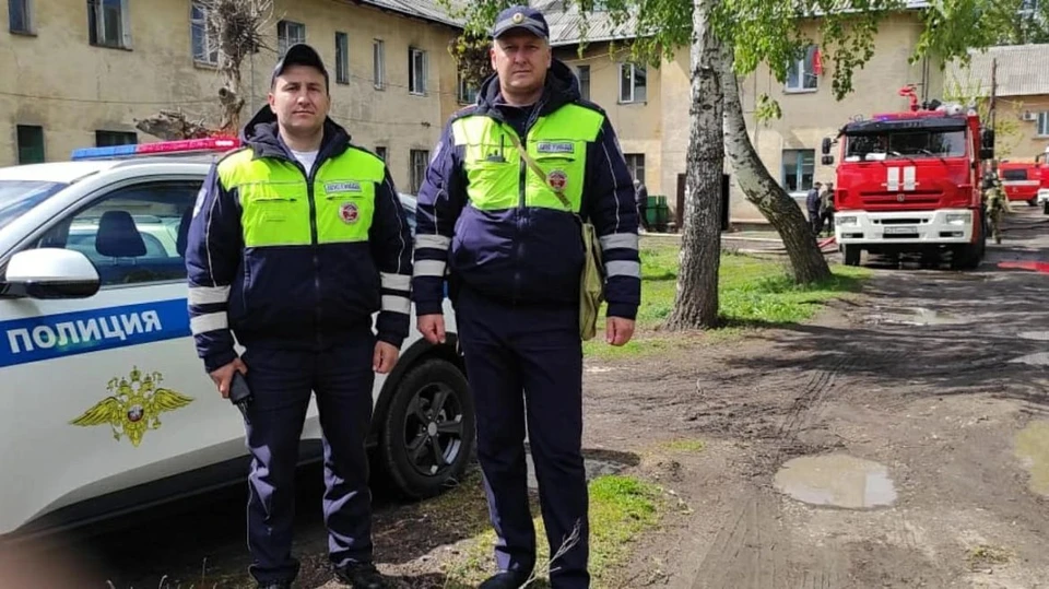 Автоинспекторы оперативно прибыли на вызов и помогли спасти детей. Фото: МВД РТ.