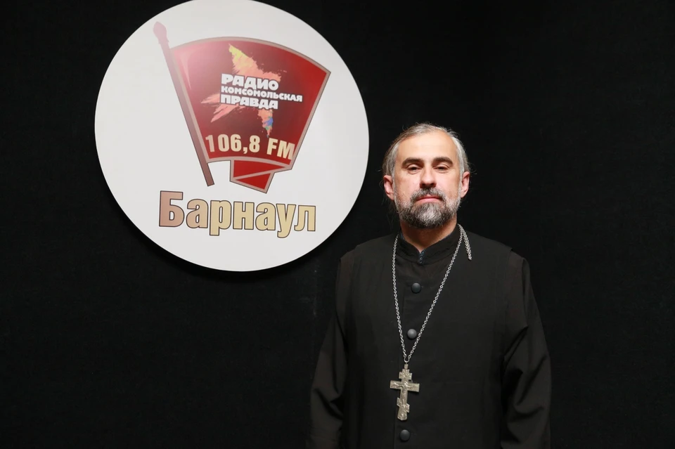 Барнаульский священник Александр Микушин