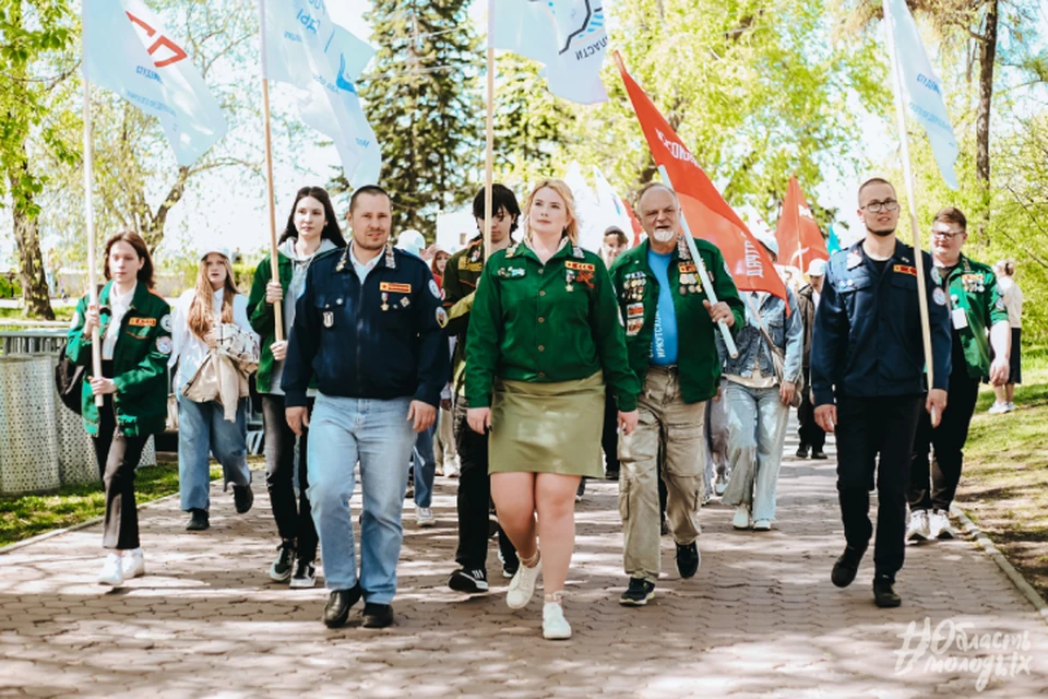 Студенческие отряды прошли с маршем готовности по набережной Ангары в Иркутске