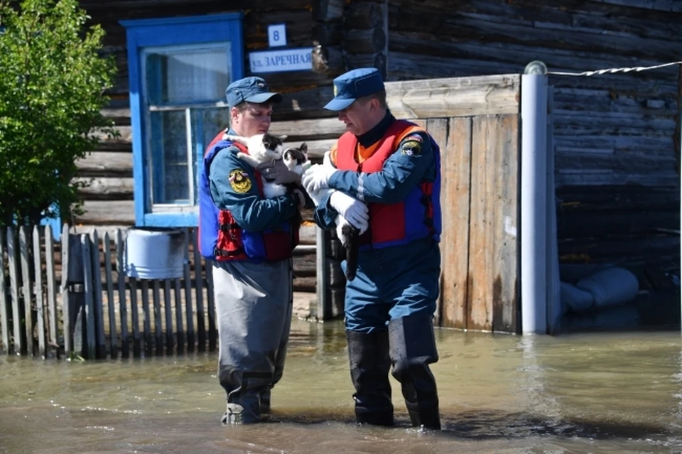 Несколько десятков домов освободились от воды в Якутии