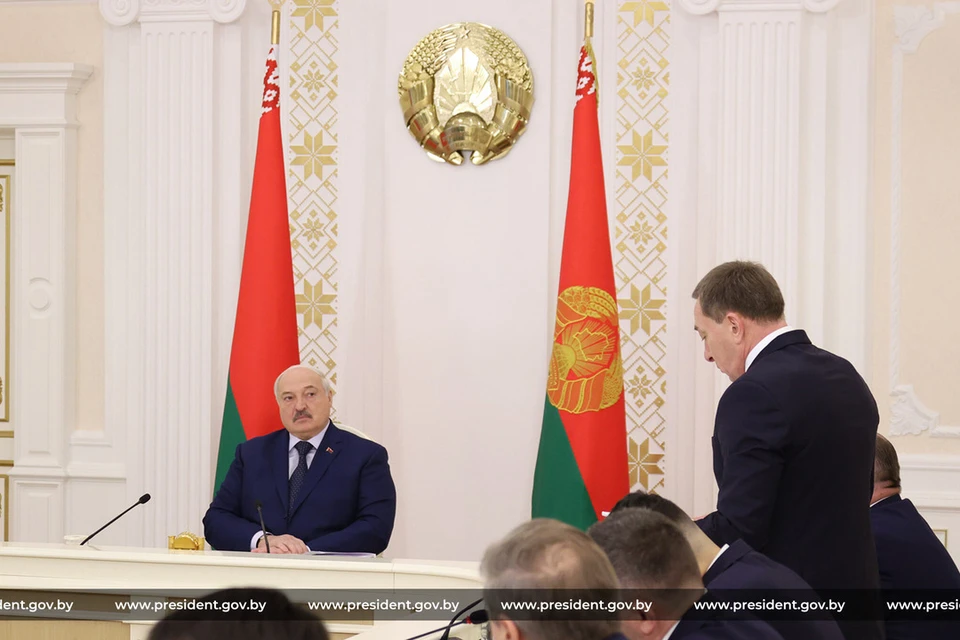 Лукашенко раскритиковал сроки подготовки проекта указа о надзорной деятельности правительством. Фото: president.gov.by