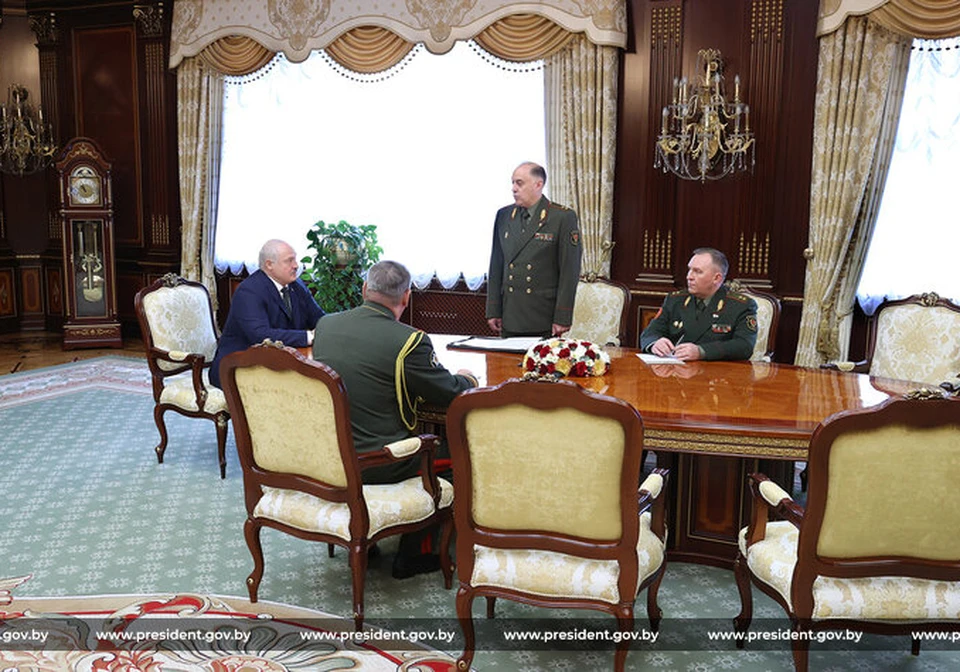 Президент ориентирует на дальнейшее развитие Вооруженных Сил. Фото: president.gov.by