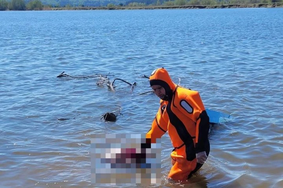 Тело пропавшего месяц назад рыбака спасатели достали из реки Сылва.