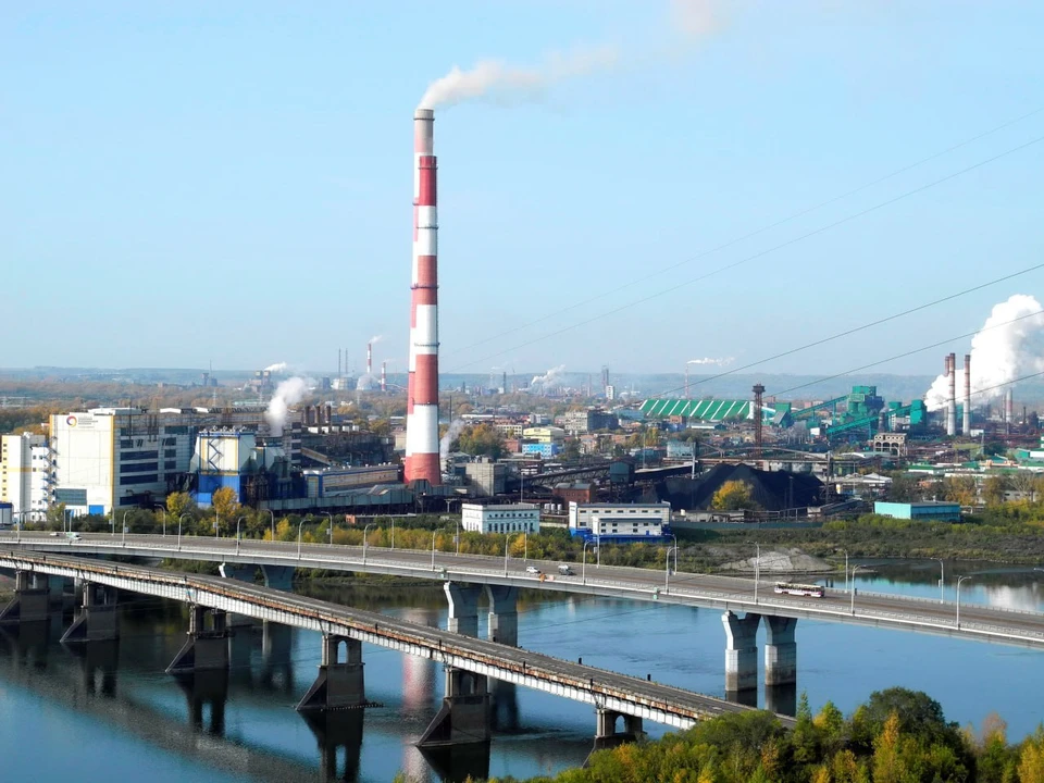 В Кемерове подросток взлетел между мостами.