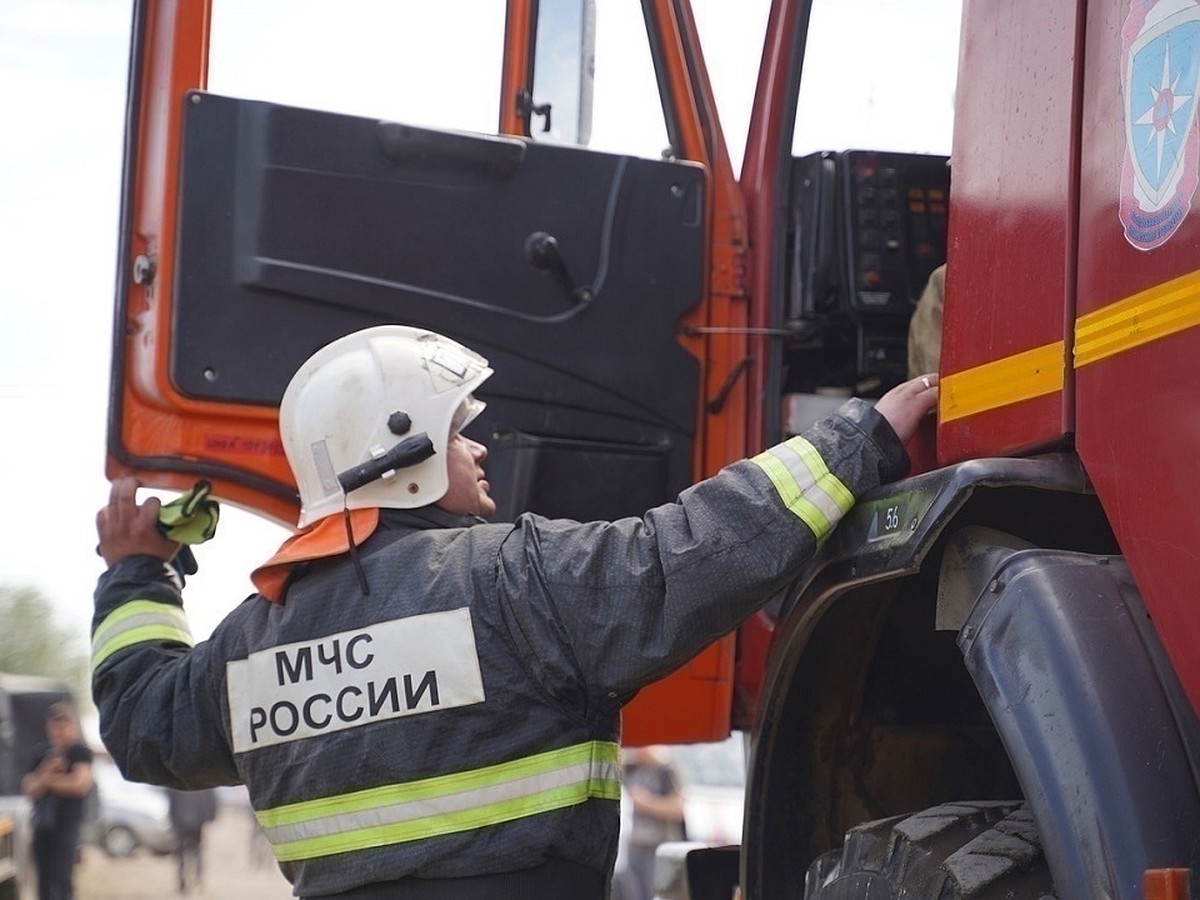 В Октябрьском районе Новосибирска в пожаре сгорели два человека - KP.RU